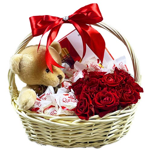 Подарочная корзина "Сладкий привет"